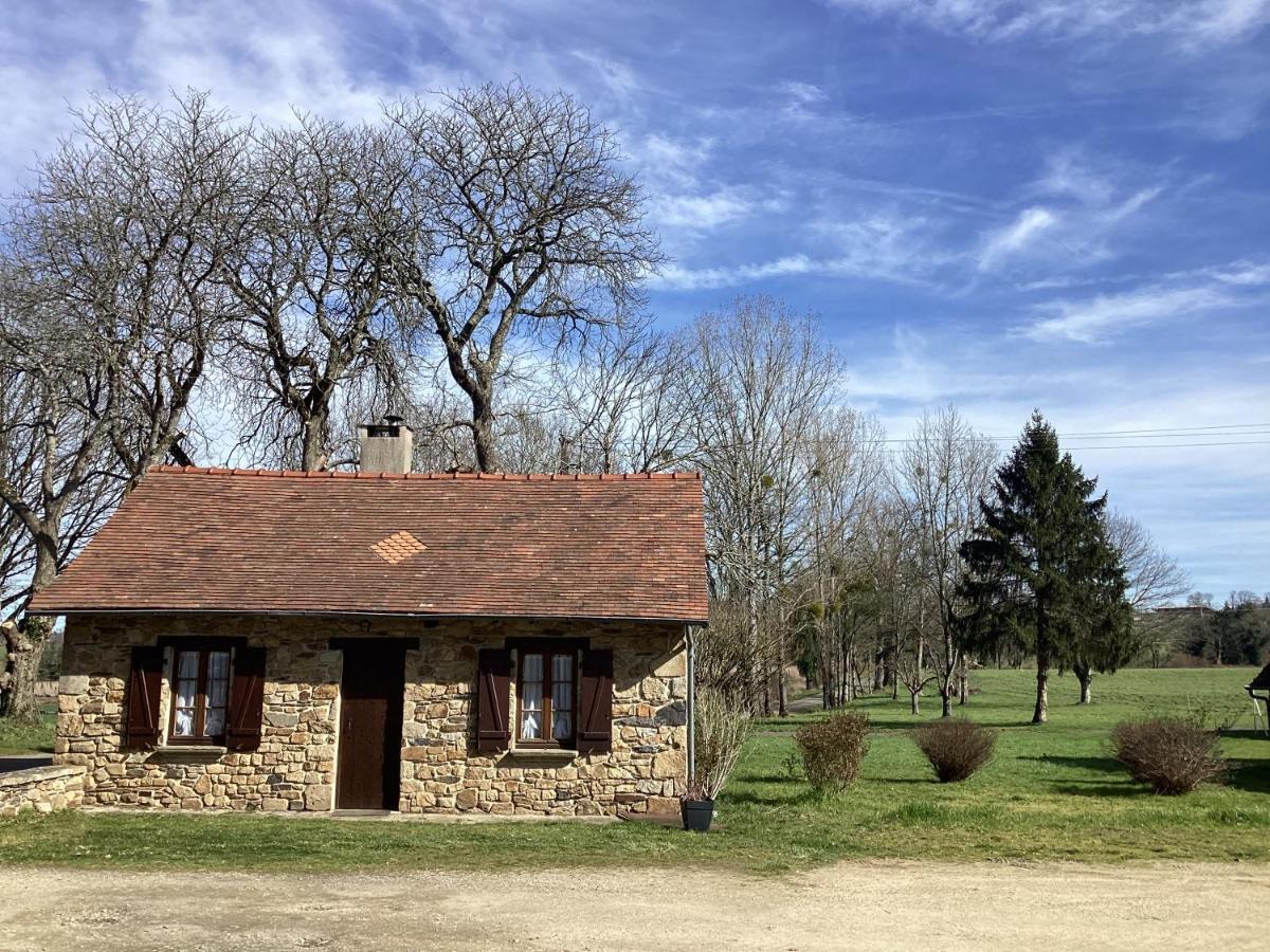 La Maisonnette Des Champs Pierre-Buffiere Exterior photo